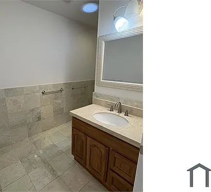848 Girard St — Photo 10