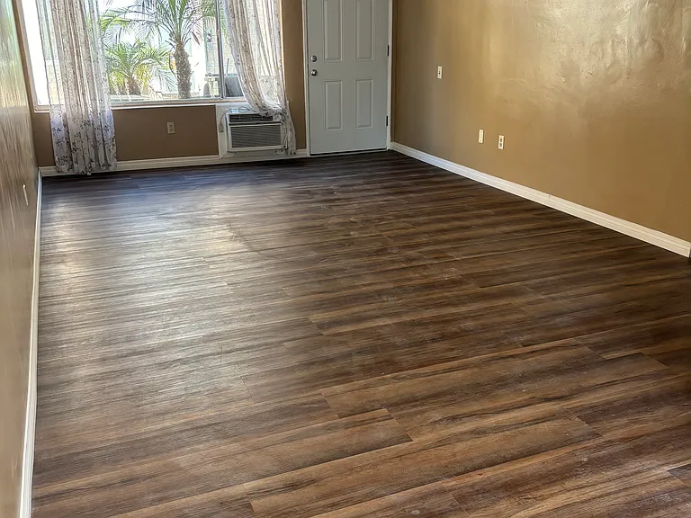 6829 Flora Ave #E — Photo 20