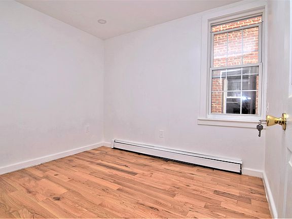4th image of 3313 Wilson Ave #1