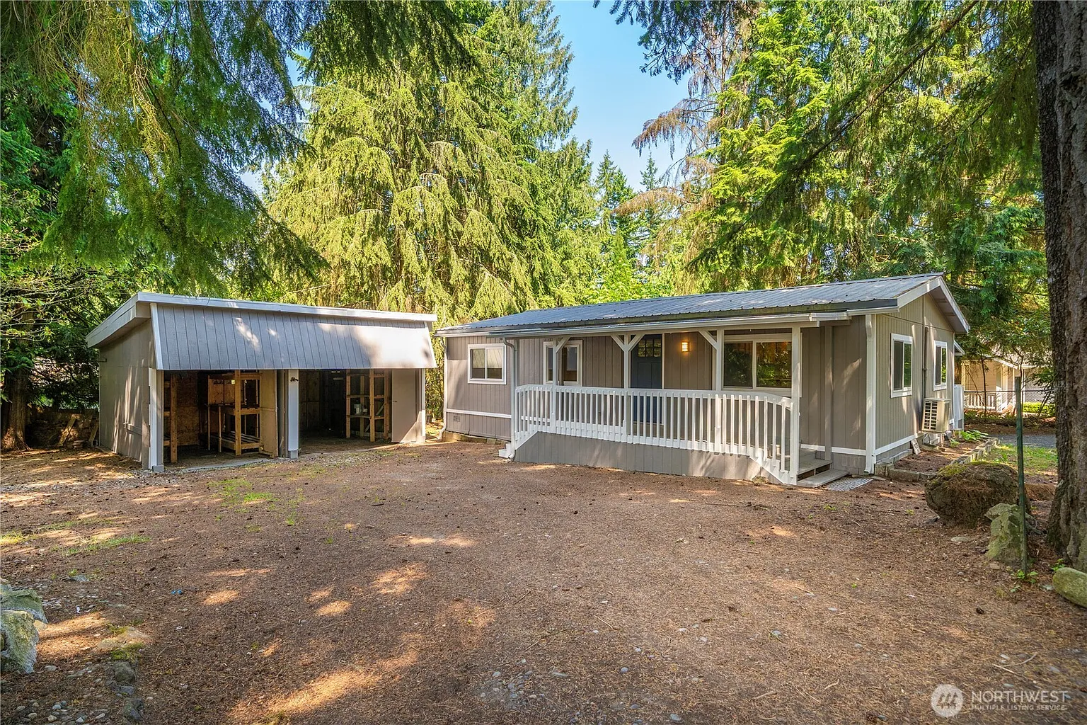 3883 SE Harriet Street photo 1