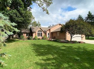 S75W14150 Restfull Ln, Muskego, WI 53150