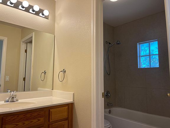 5th image of 9536 Green Vineyard Ave