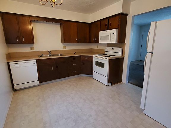 3rd image of 463 Hansen Ave APT 1