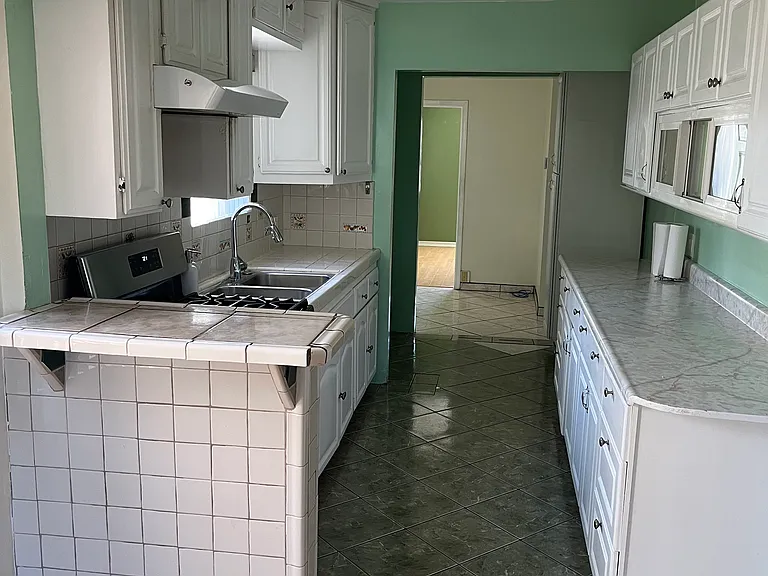2800 S Mansfield Ave — Photo 15