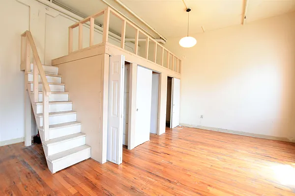 Rented by Clove Realty LLC | media 34