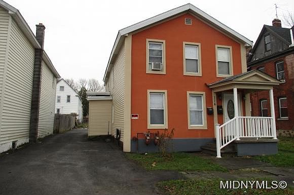 2nd image of 114 Gold St