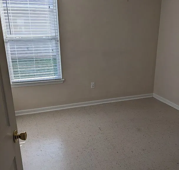 2606 Elvin Dr — Photo 3