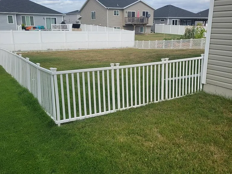 820 Cathy Dr W — Photo 3