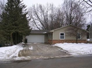 417 Drynan Dr, Waterloo, IA 50701