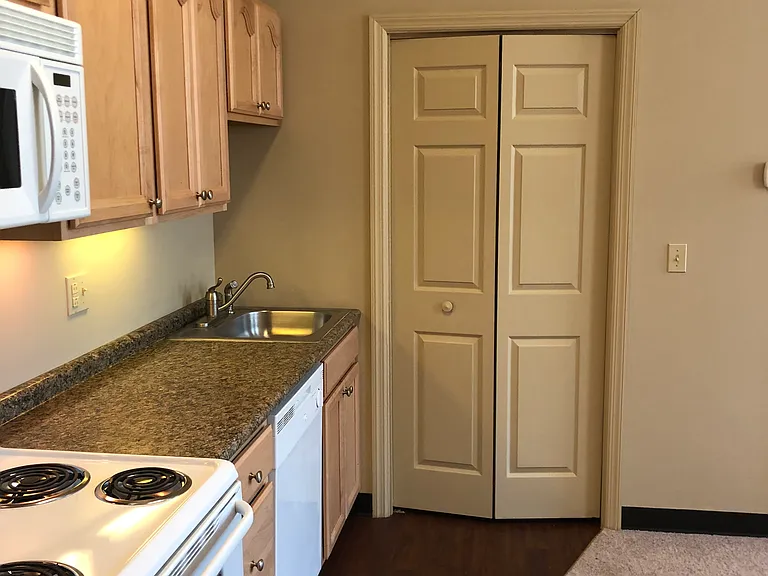 1300 Main St — Photo 5