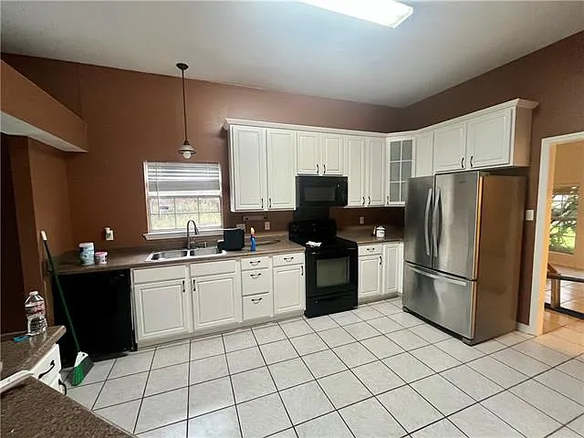 101 Moonraker Dr — Photo 16