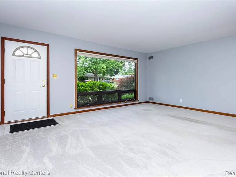 2475 Lafay Dr — Photo 3