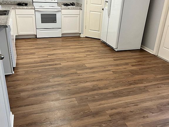 4th image of 160 Violet Ct