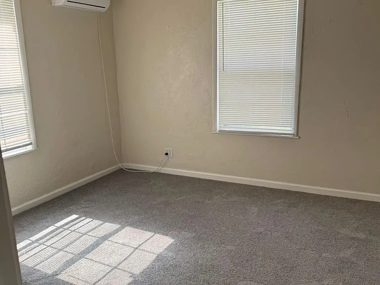 1132 E Main St — Photo 13