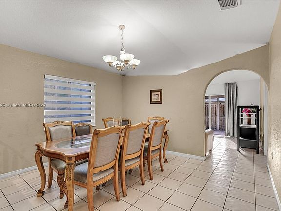 5th image of 12752 NW 98th Pl