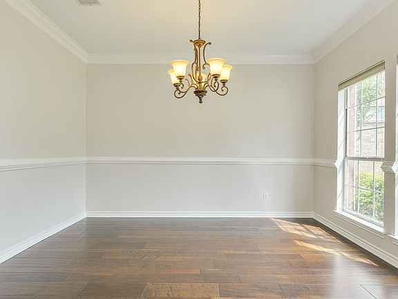4th image of 904 Brookside Ct
