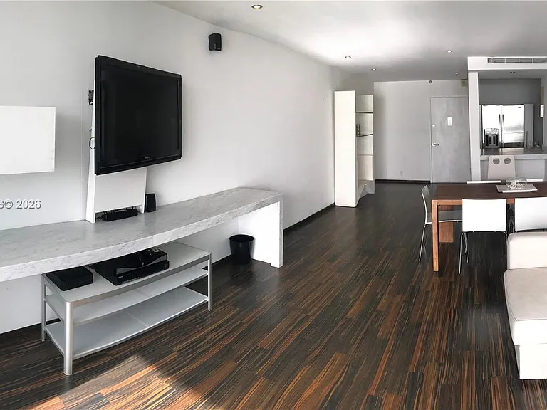 1000 West Ave #318 — Photo 10
