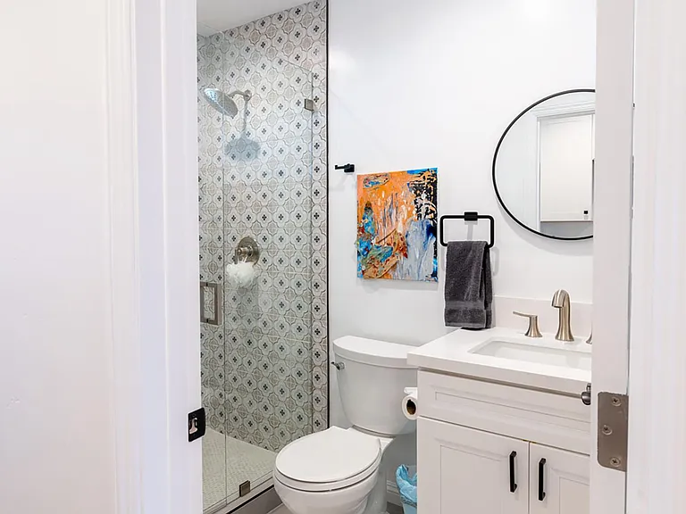 727 W 11th Ave #B — Photo 6