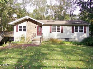 86 Lackawanna Dr, Stanhope, NJ 07874