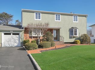 9 Cameo Rd, Commack, NY 11725