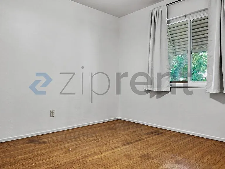 4501 58th St — Photo 24