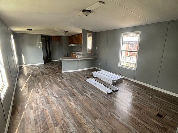 3rd image of 320 Sydney Cir #49