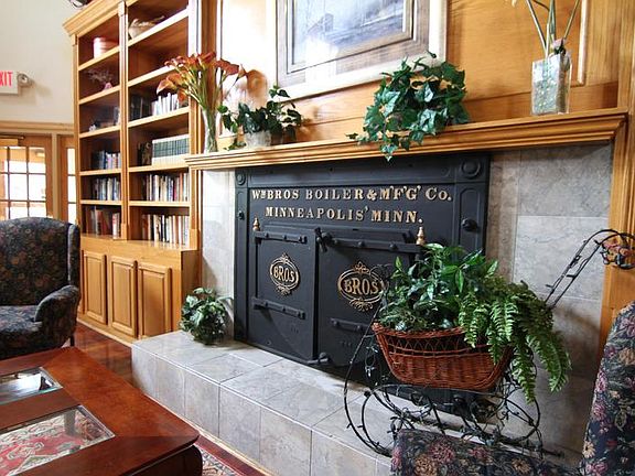 Building foyer with bookshelves