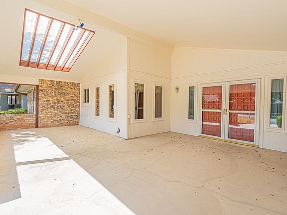 3rd image of 3318 Southland Blvd