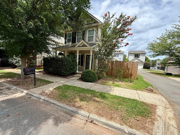 7007 McLothian Ln — Photo 34