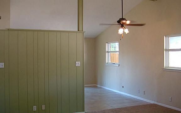 4th image of 2951 Satsuma Dr