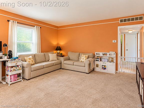 5th image of 4717 Dudley St