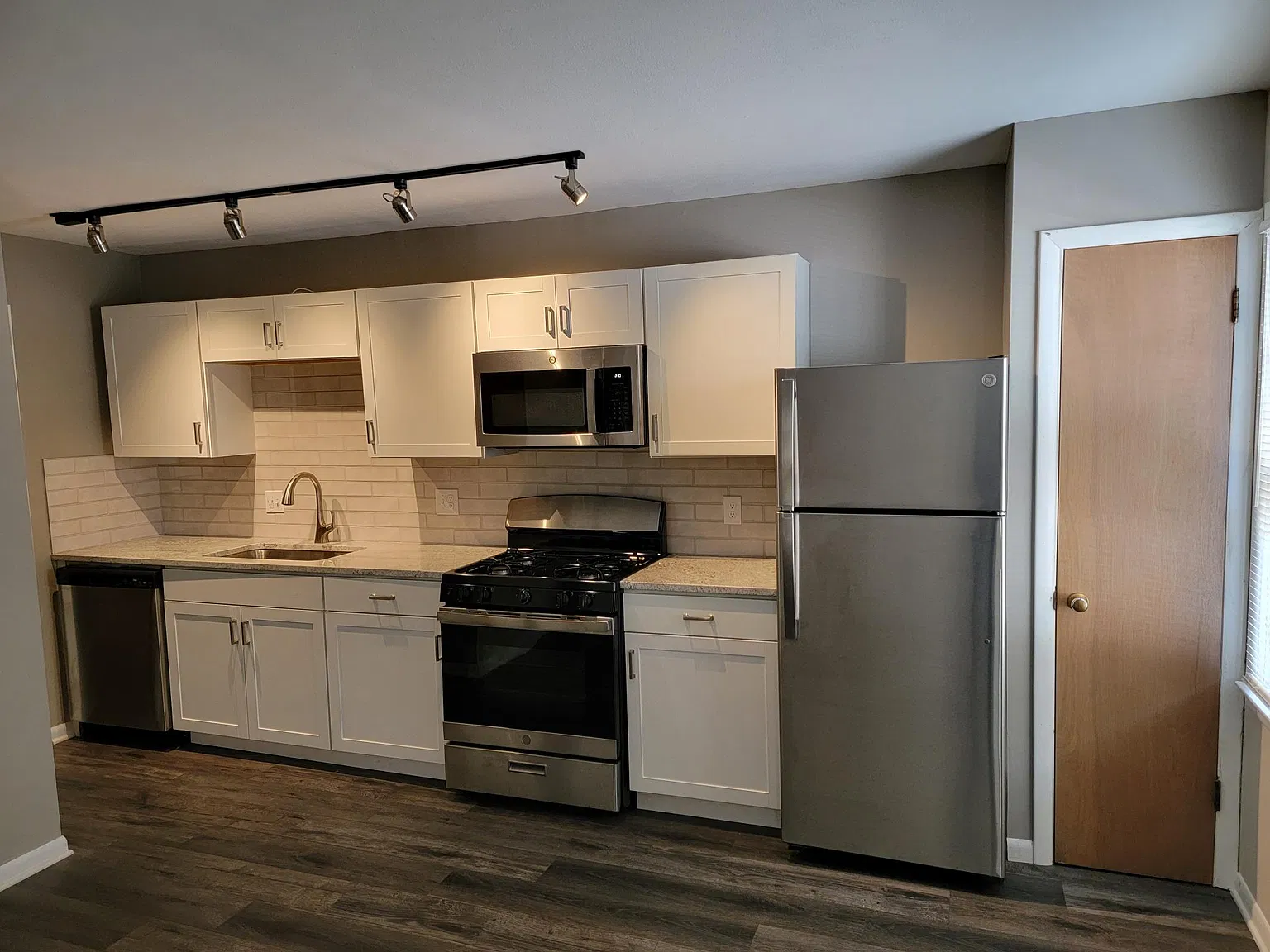 1 bed, 500 sqft, $900 — Photo 4