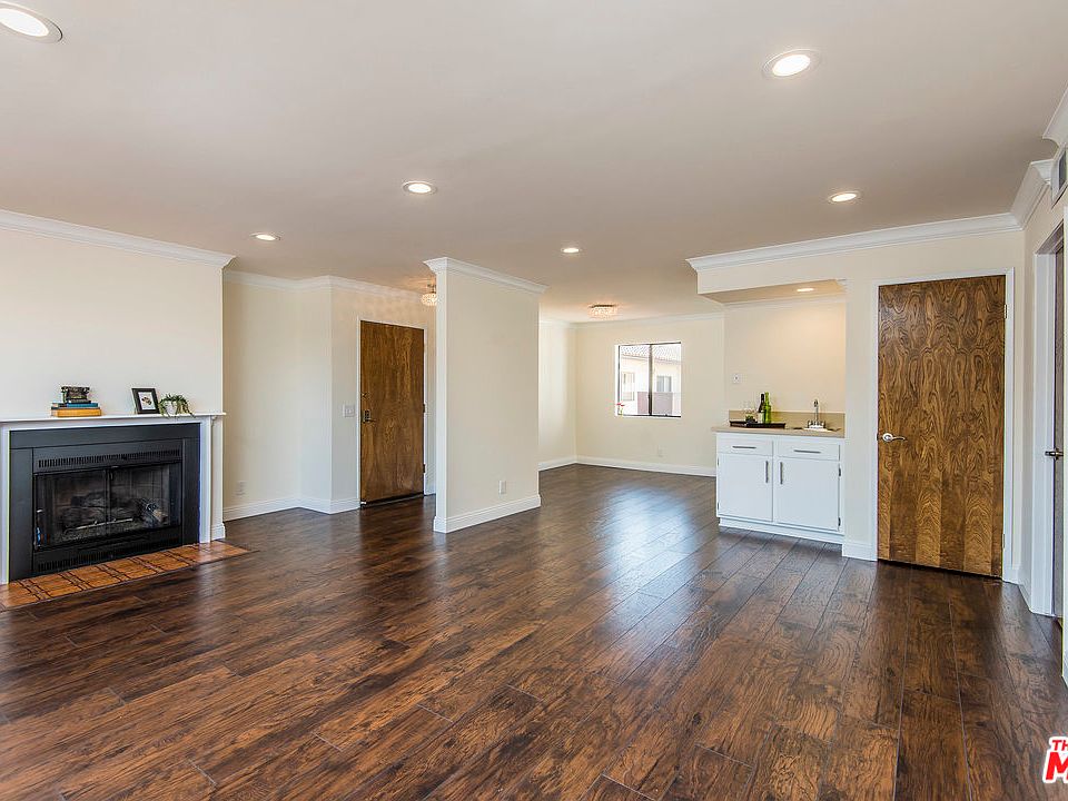 1st image of 112 Avenue 66 #16