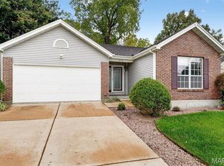 2522 Barrett Place Dr, Ballwin, MO 63021