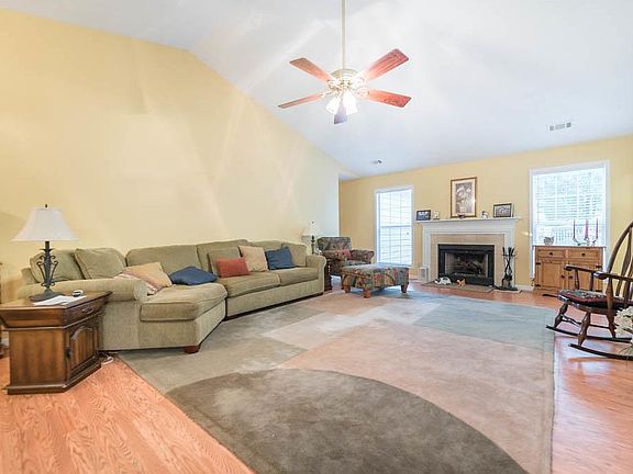 5th image of 1603 Towne Cv
