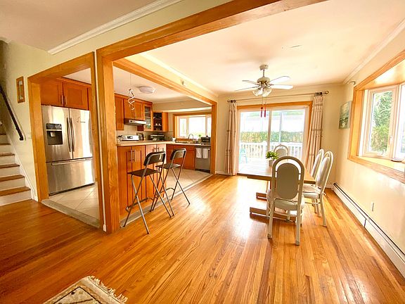 4th image of 22 McLoughlin St