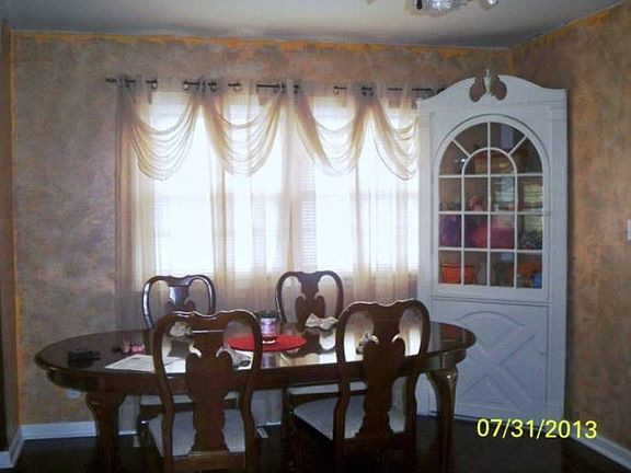 4th image of 130 Boys Ave
