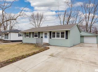 1530 13th St, Silvis, IL 61282