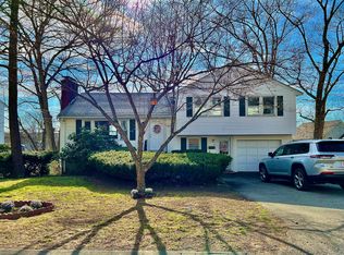 15 Frances Rd, Lexington, MA 02421
