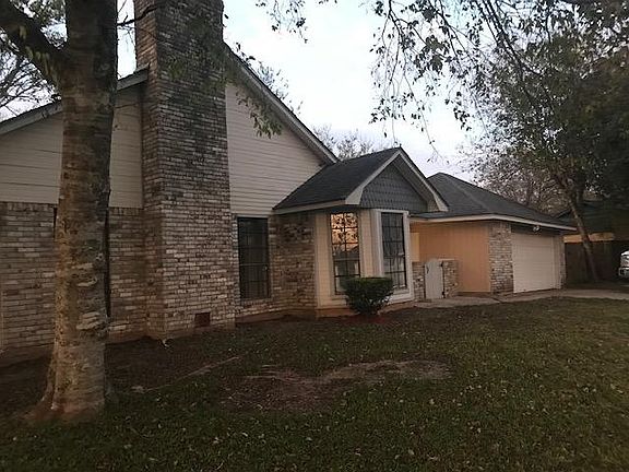 Side with detached garage (To be painted mid December)