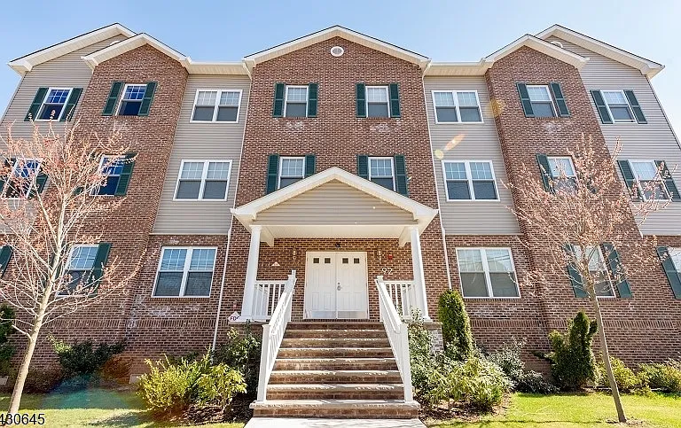 92 Willow St #3 — Photo 1