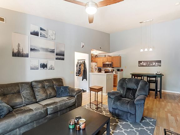 4th image of 600 Friars Ln APT 10
