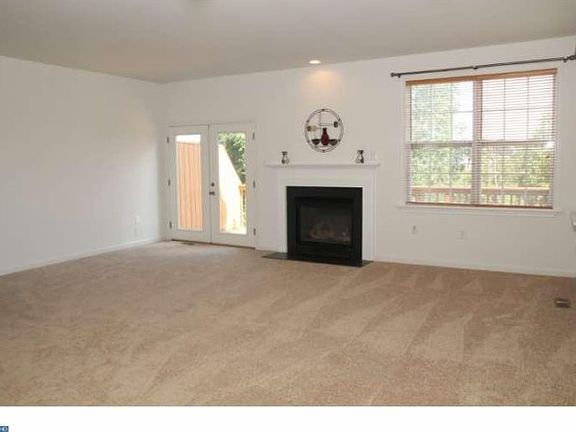 3rd image of 516 Onward Ave