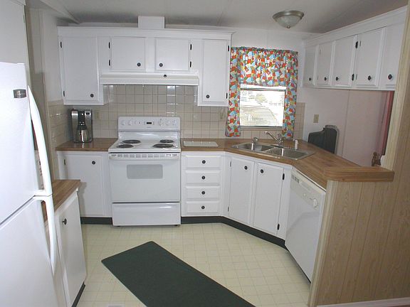 5th image of 174 Duchess Ave
