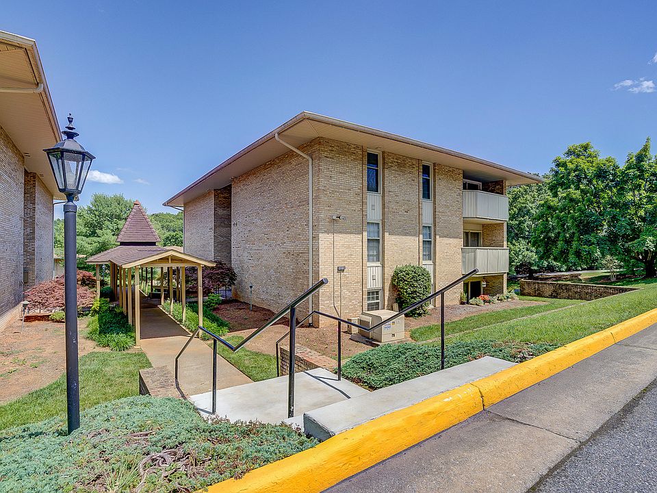 1st image of 5260 Crossbow Cir Unit 3F