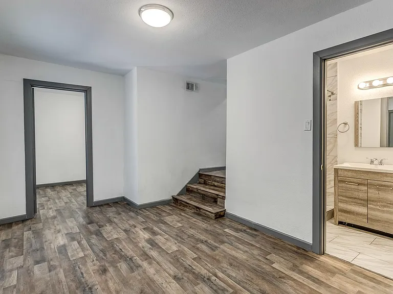 3118 Carlson Dr — Photo 18