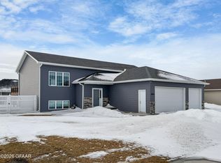 3003 43rd Ave S, Grand Forks, ND 58201