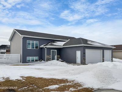 3003 43rd Ave S, Grand Forks, ND, 58201