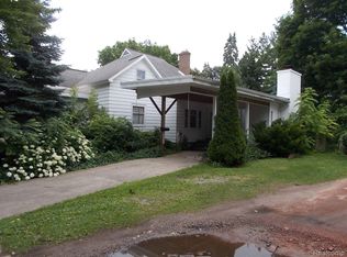 670 Gibbs St, Caro, MI 48723