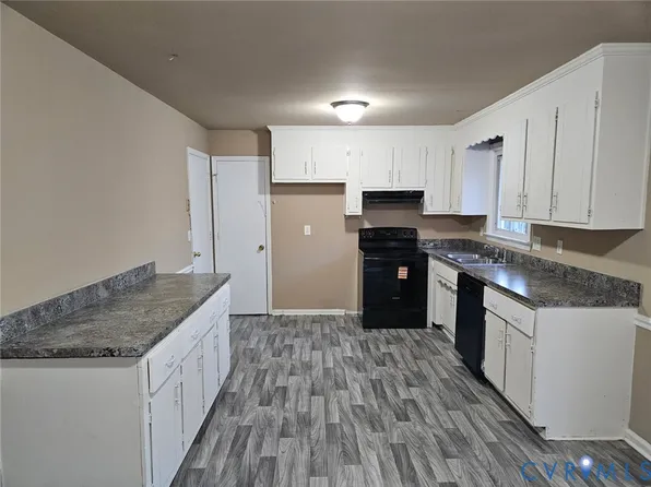 1211 Clifton Dr, Colonial Heights, VA 23834